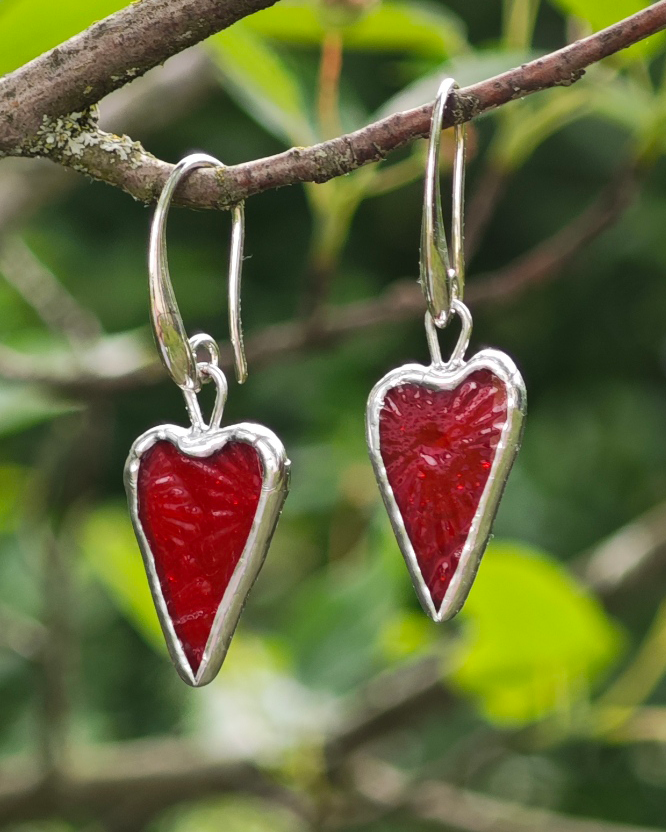 Серьги Сердечки из стекла и олова